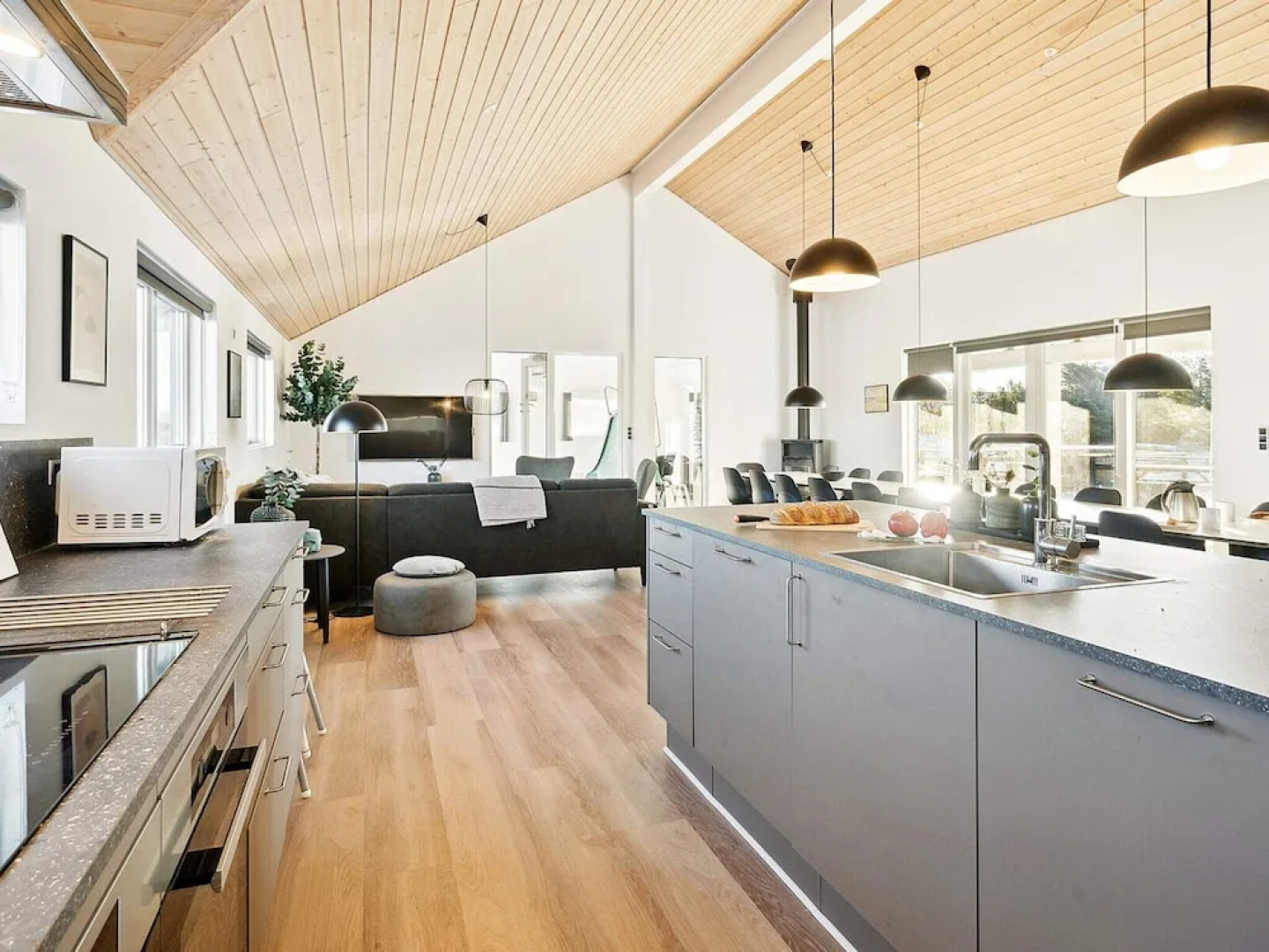 Luxury Pool Retreat by Sea - By Traum Ferienwohnungen