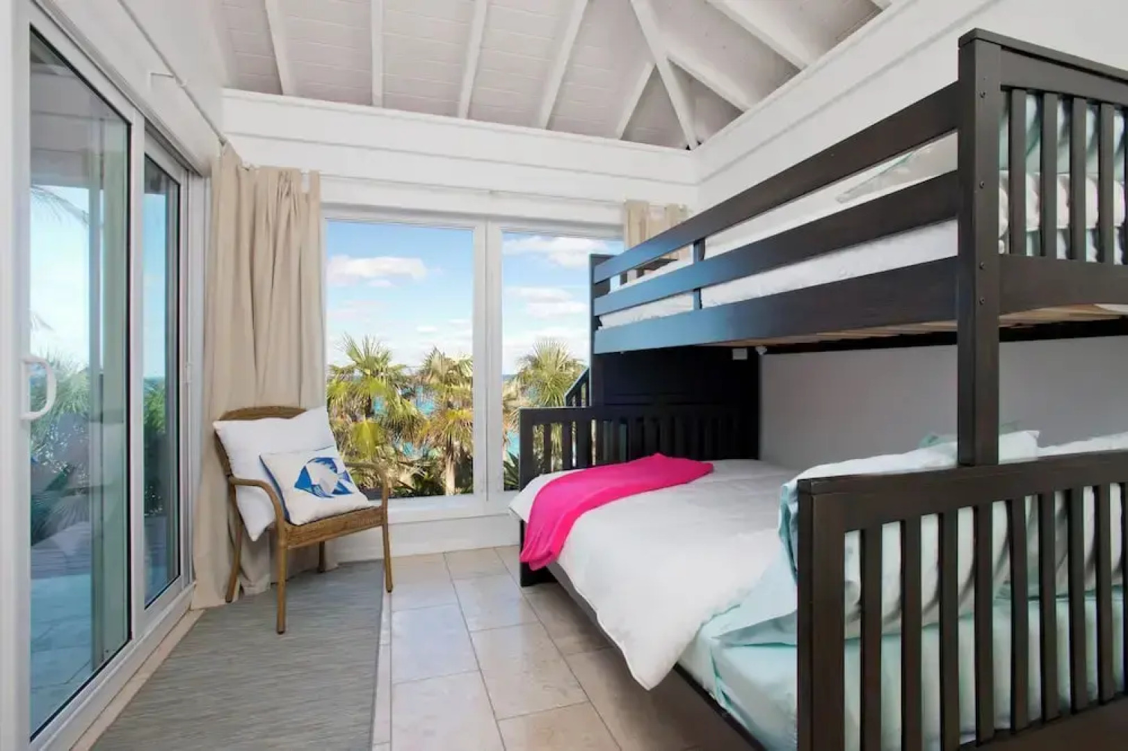 Touch Of Class Cottage: Beachfront Oasis