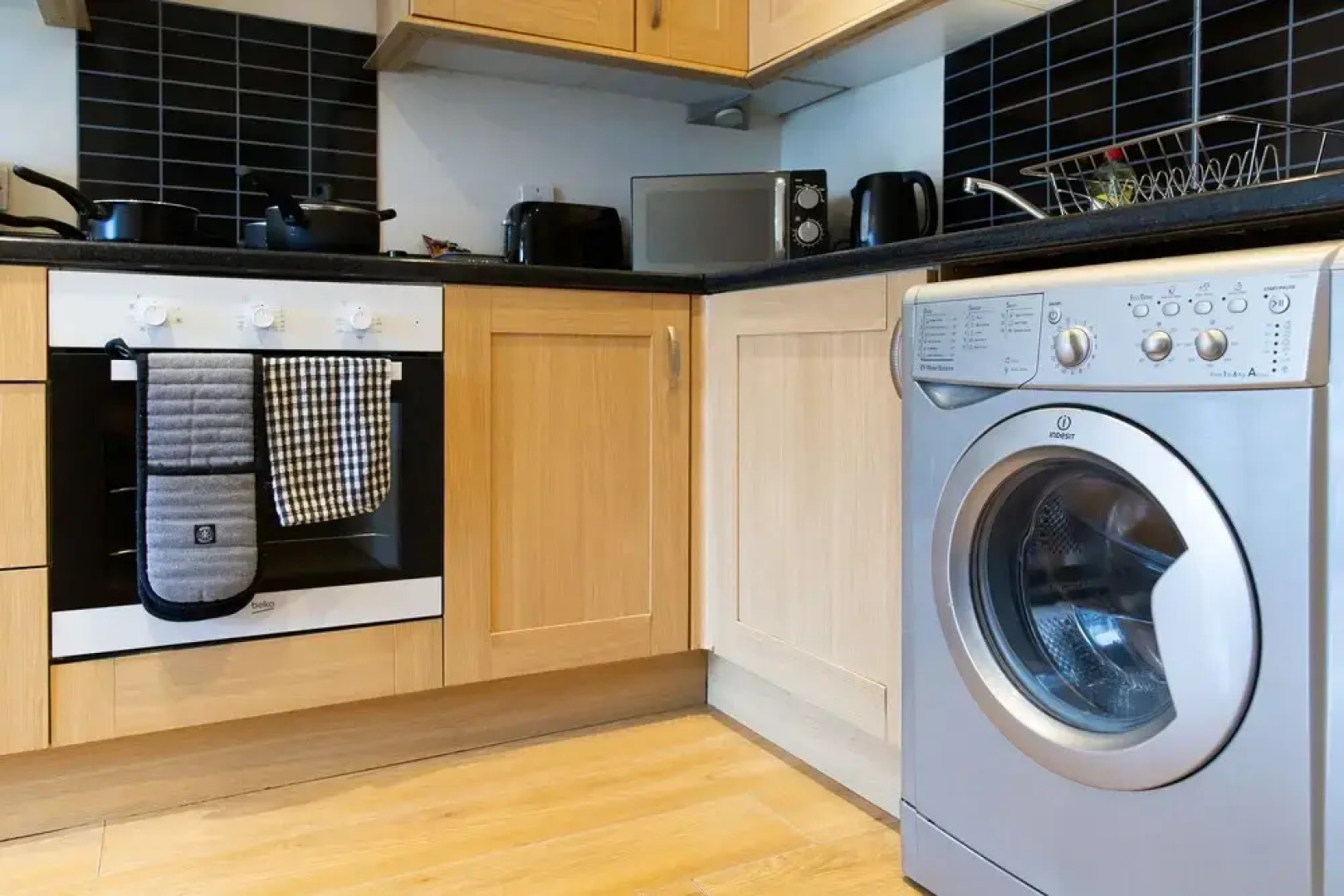 Velvet 1-bedroom Apartment With Balcony, Hoddesdon