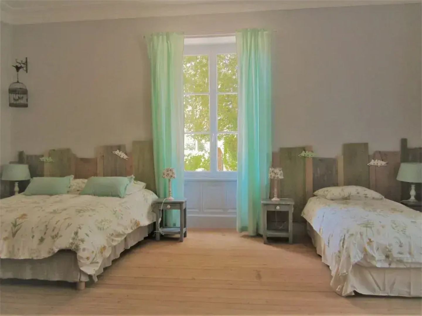 Le Manoir Aux Douves