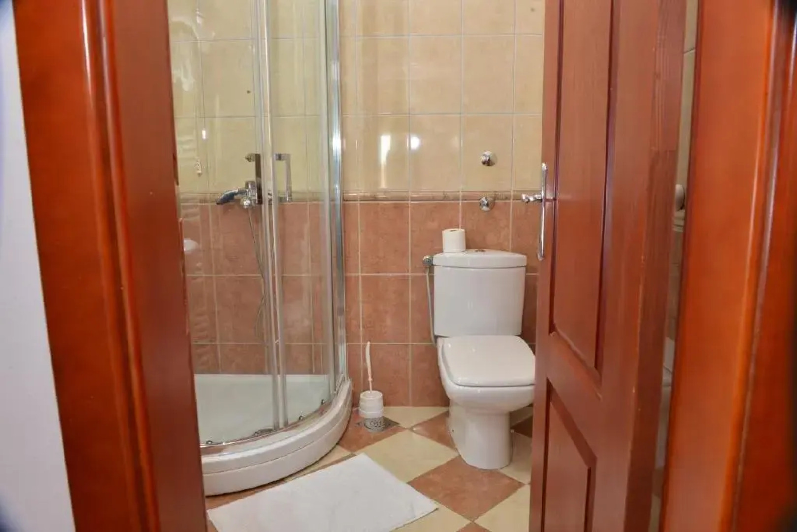 Apartment and Rooms In Club