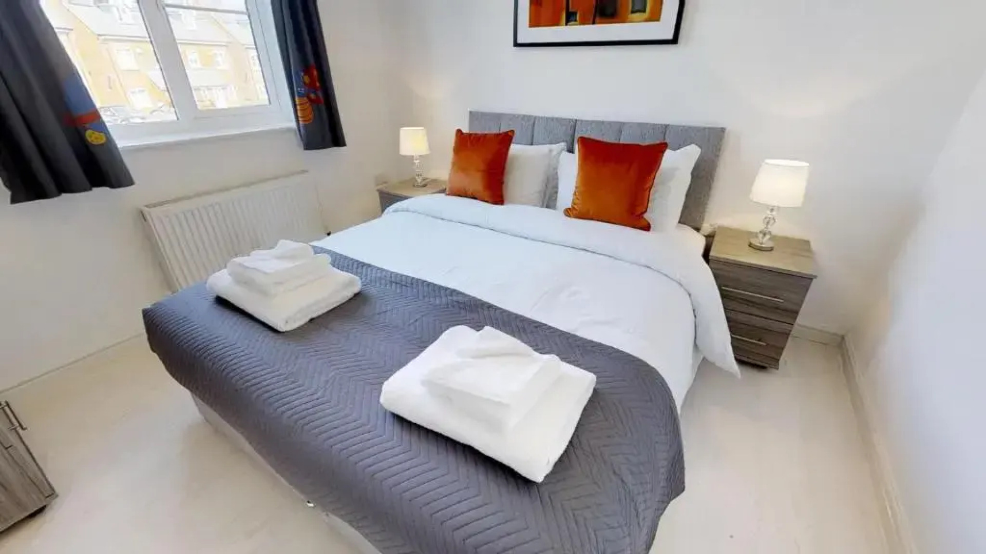 StayZo Cole Green Lane Accommodation- FREE Parking