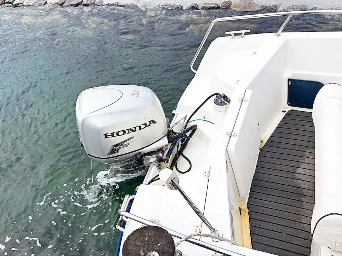 Family Oasis With Lake View-by Traum