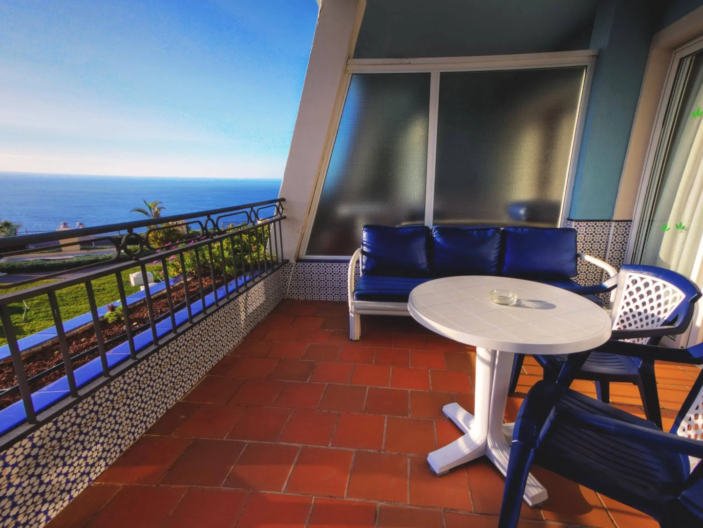 Coral La Quinta Park Suites