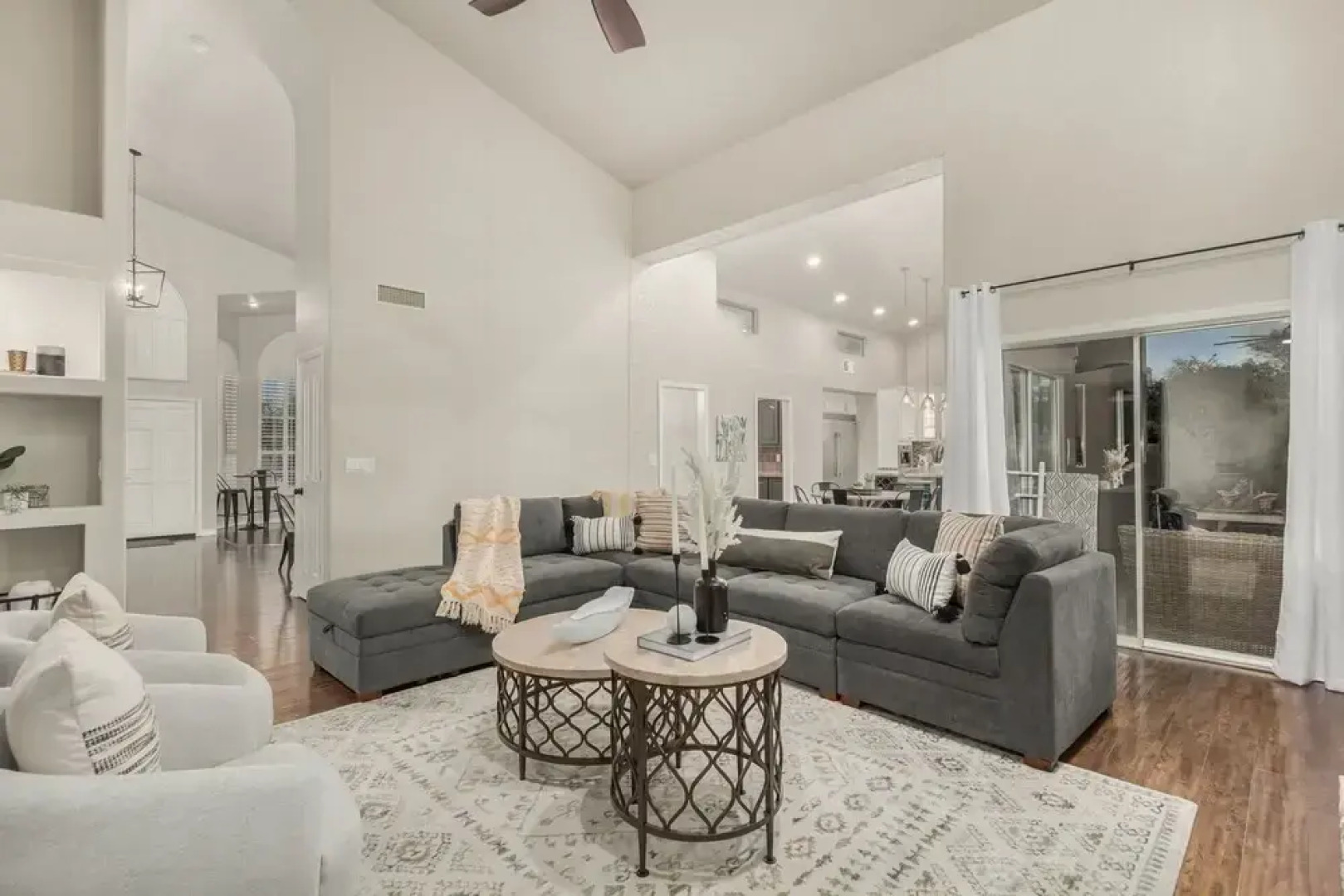 Citrus Cove Mesa 4 Bedroom Home by RedAwning