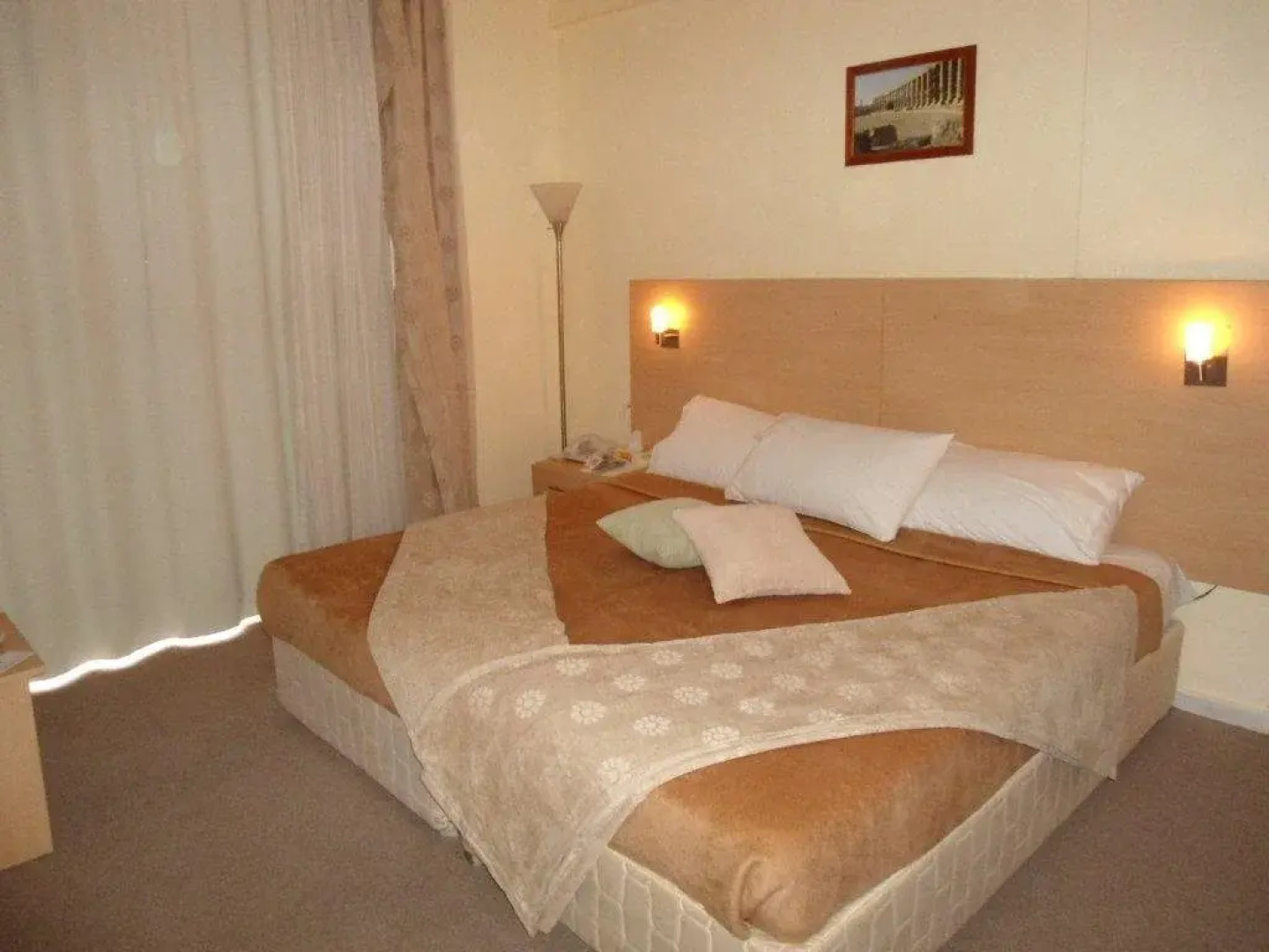 Montreal Hotel - Al Shobak