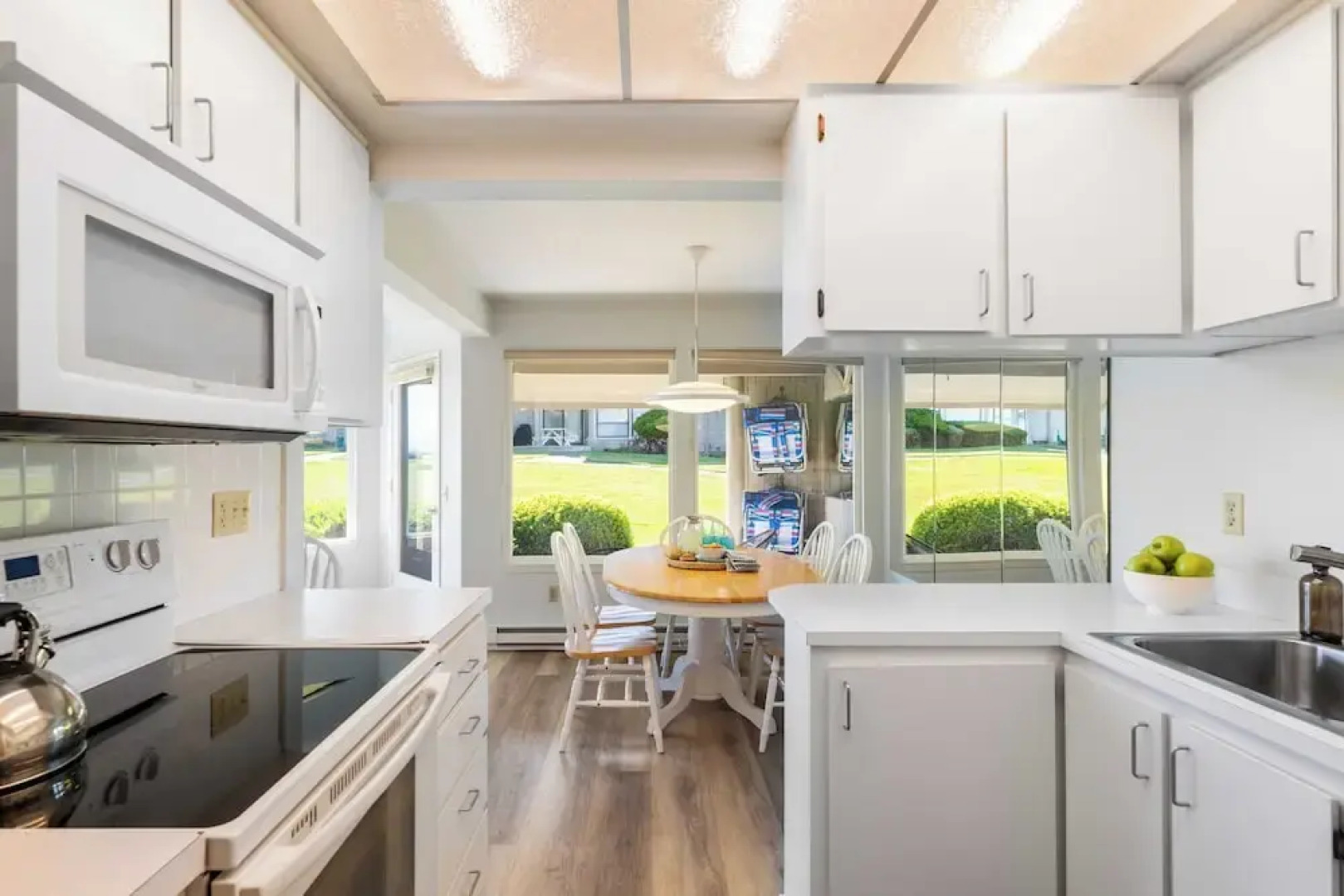 Beachcomber's Bliss by Avantstay Steps to the Beach Ocean Views