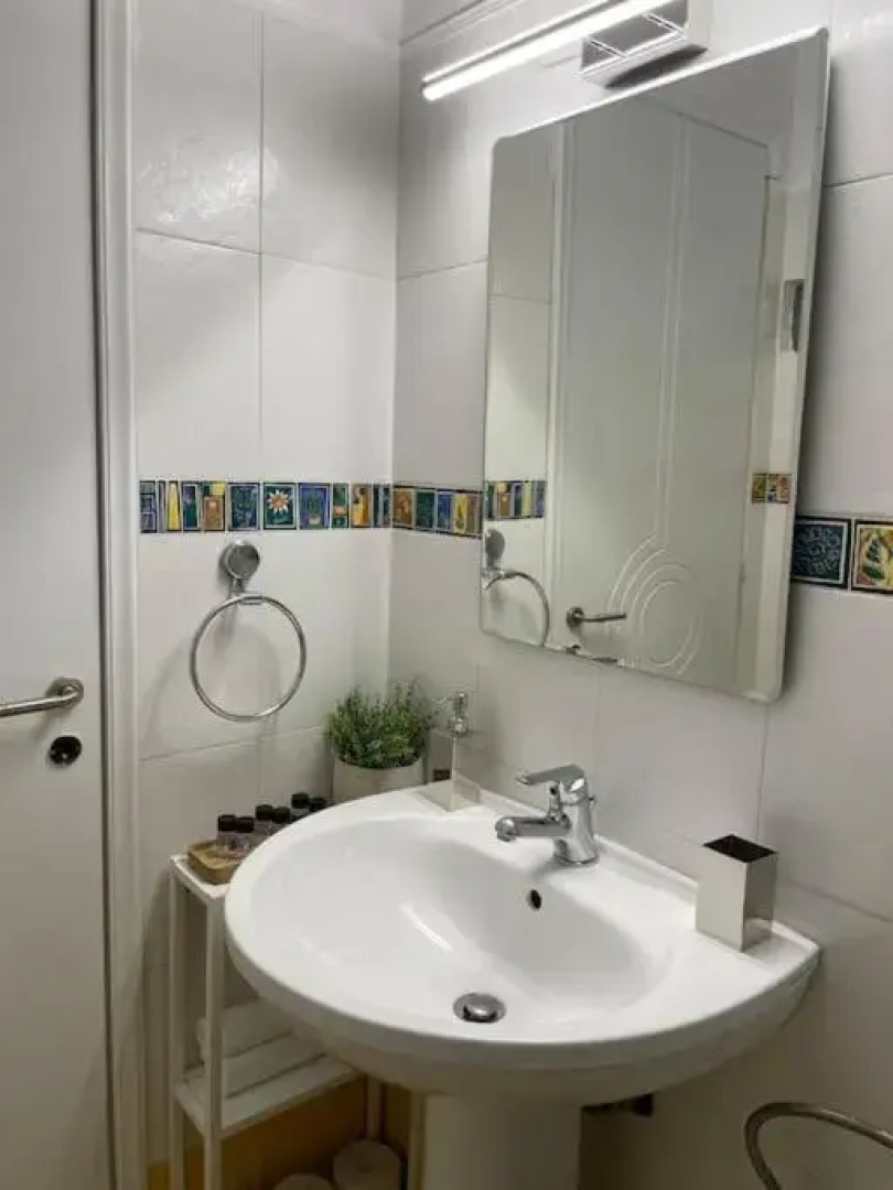 Triptolemus Stay Inn,Eleusis,Gr/3' from the Center