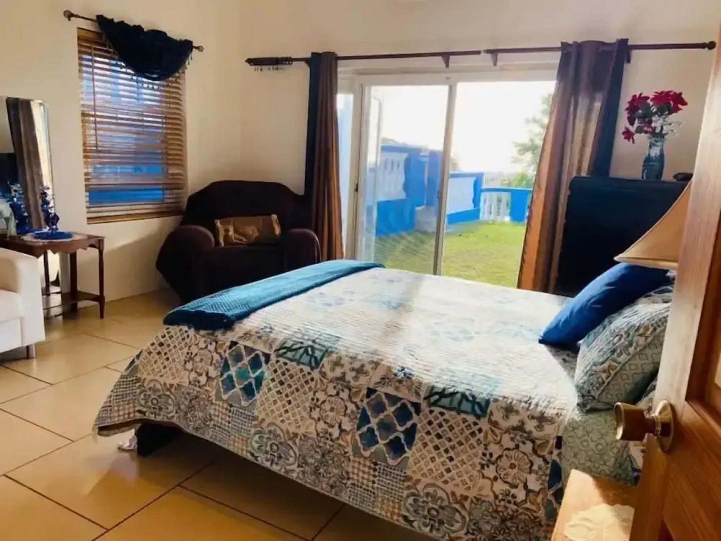 Blue Diamond Apartments