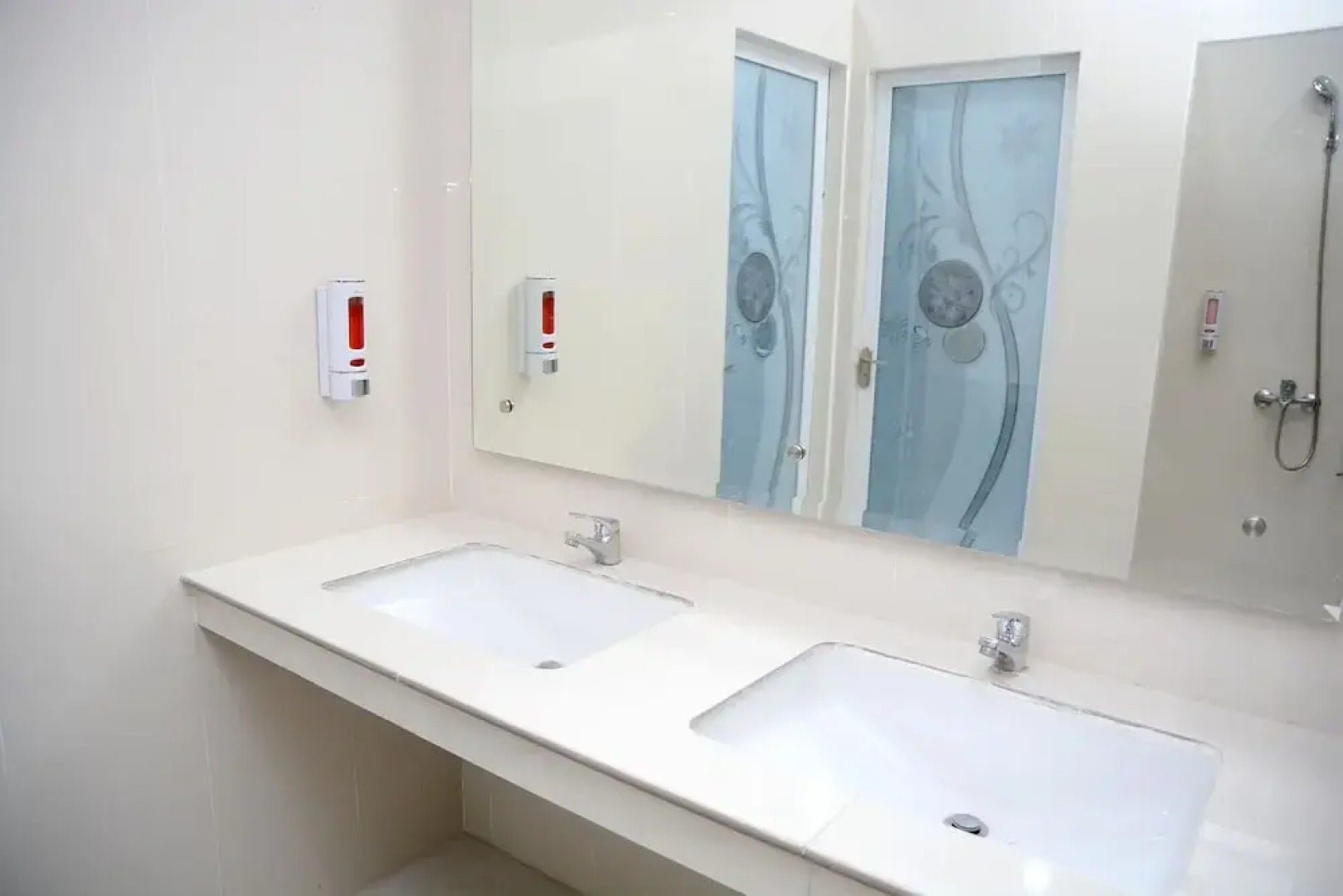 RedDoorz Hostel @ Capsule Inn Medan