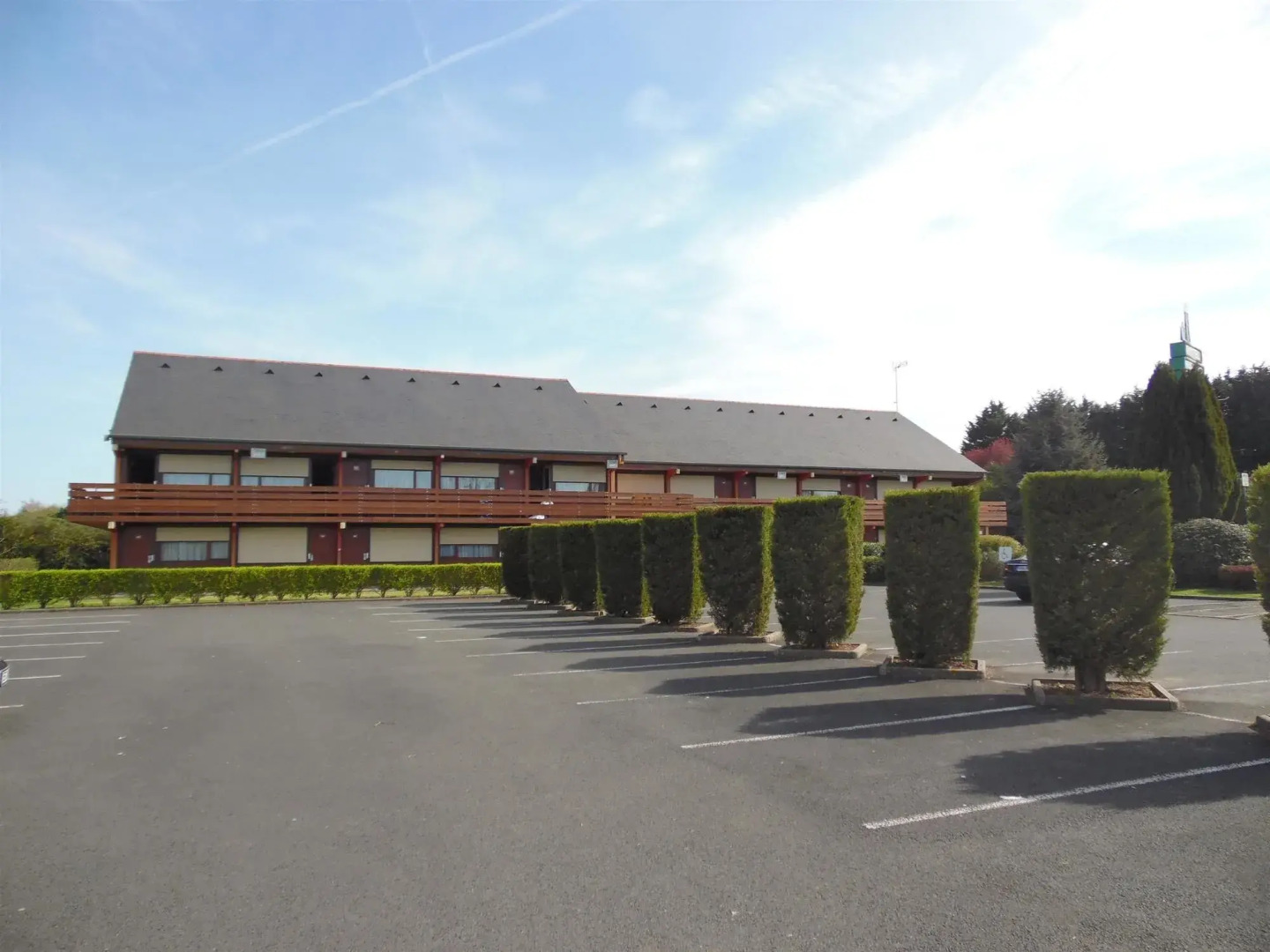 Le 2 by HOTEL AKENA LA FERTE BERNARD