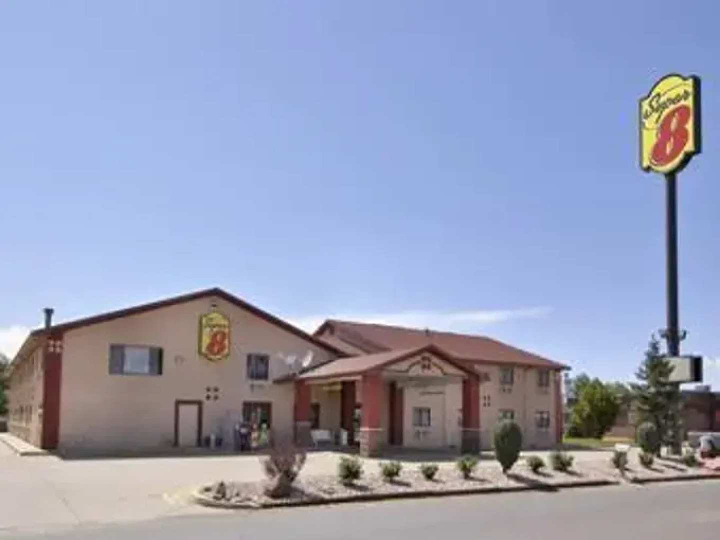 Super 8Longmont/Del Camino