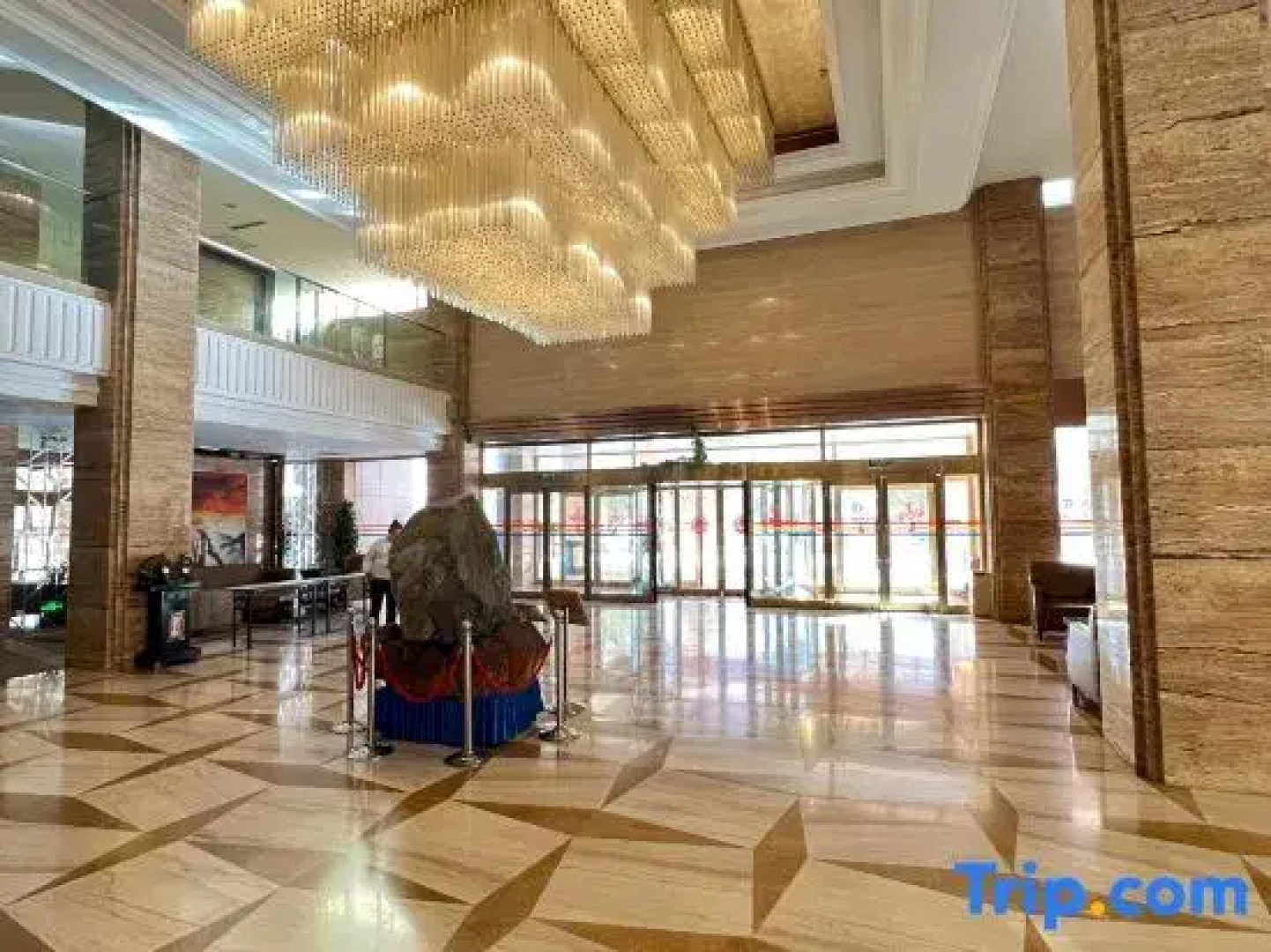 Qemo Hotel (Qemo People's Government Branch)