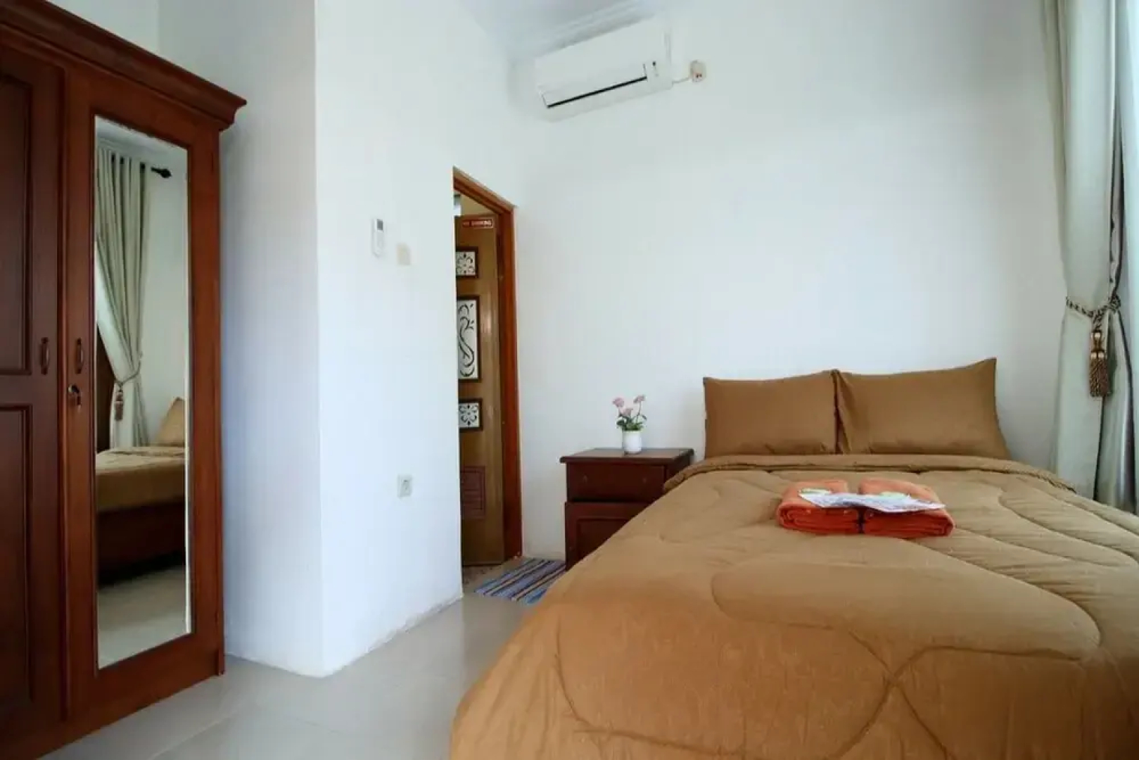 Anugro's Homestay By The Grand Java
