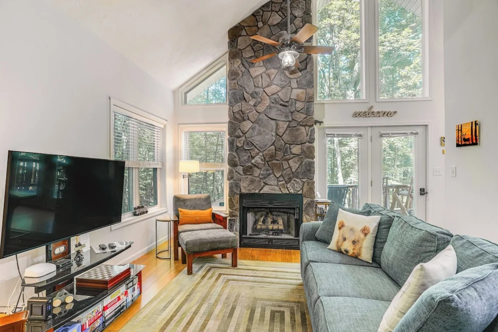 Cabin w/ Deck & Screened-in Porch in New Market!