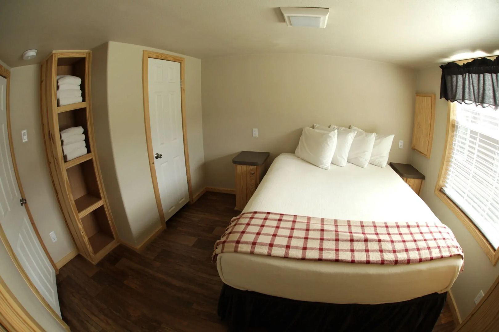 Hill Country Cottage and RV Resort