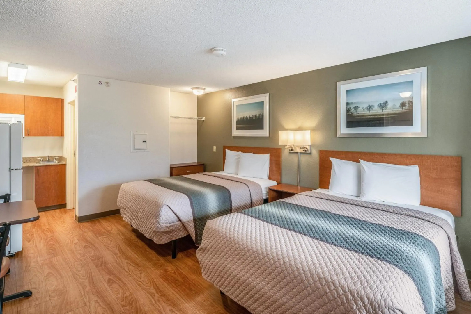 HomeTowne Studios by Red Roof Spokane - Valley