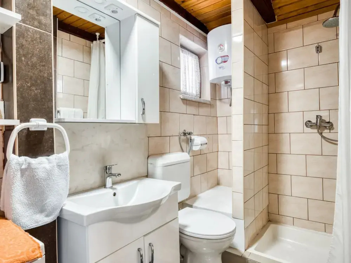 Exotic Holiday Home in Tribanj-Krušćica near Sea