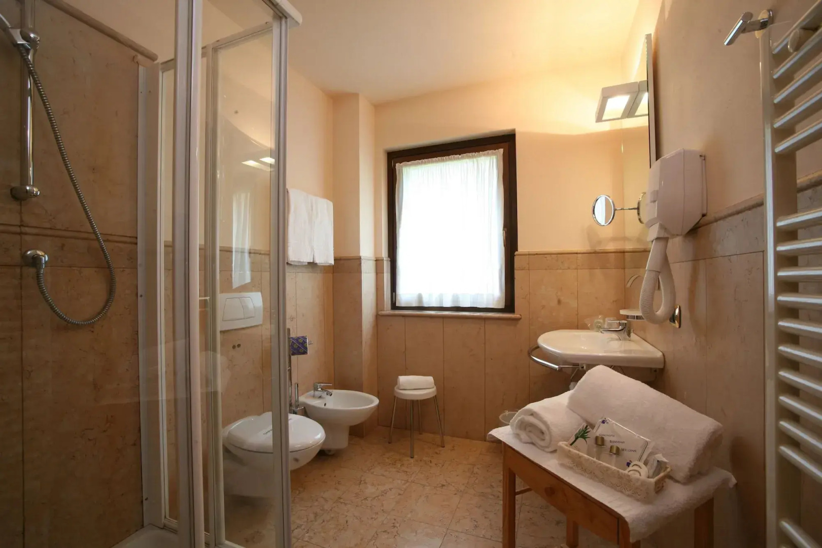 Paradise Hotel & Wellness