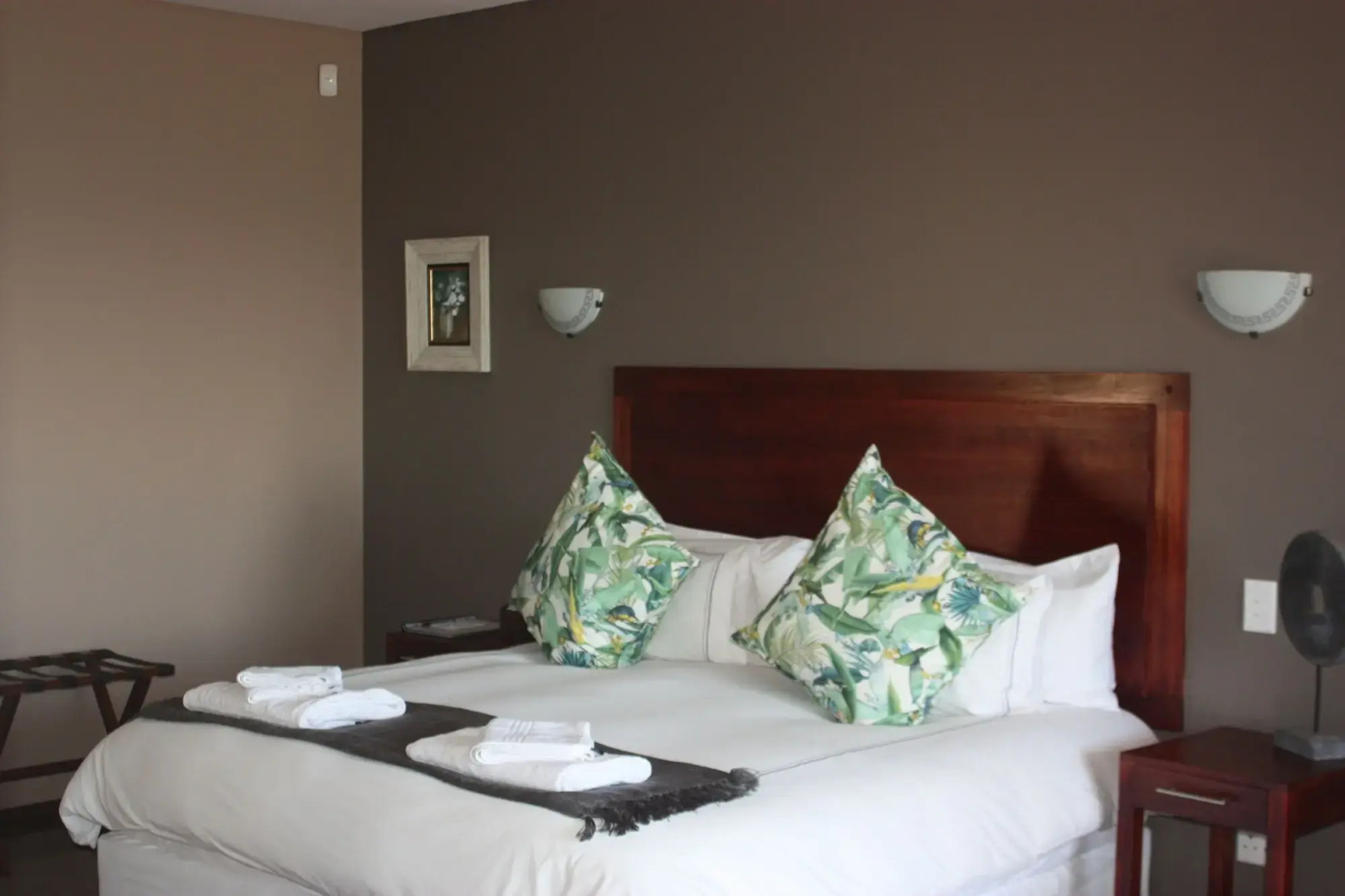 Over The Moon Guesthouse