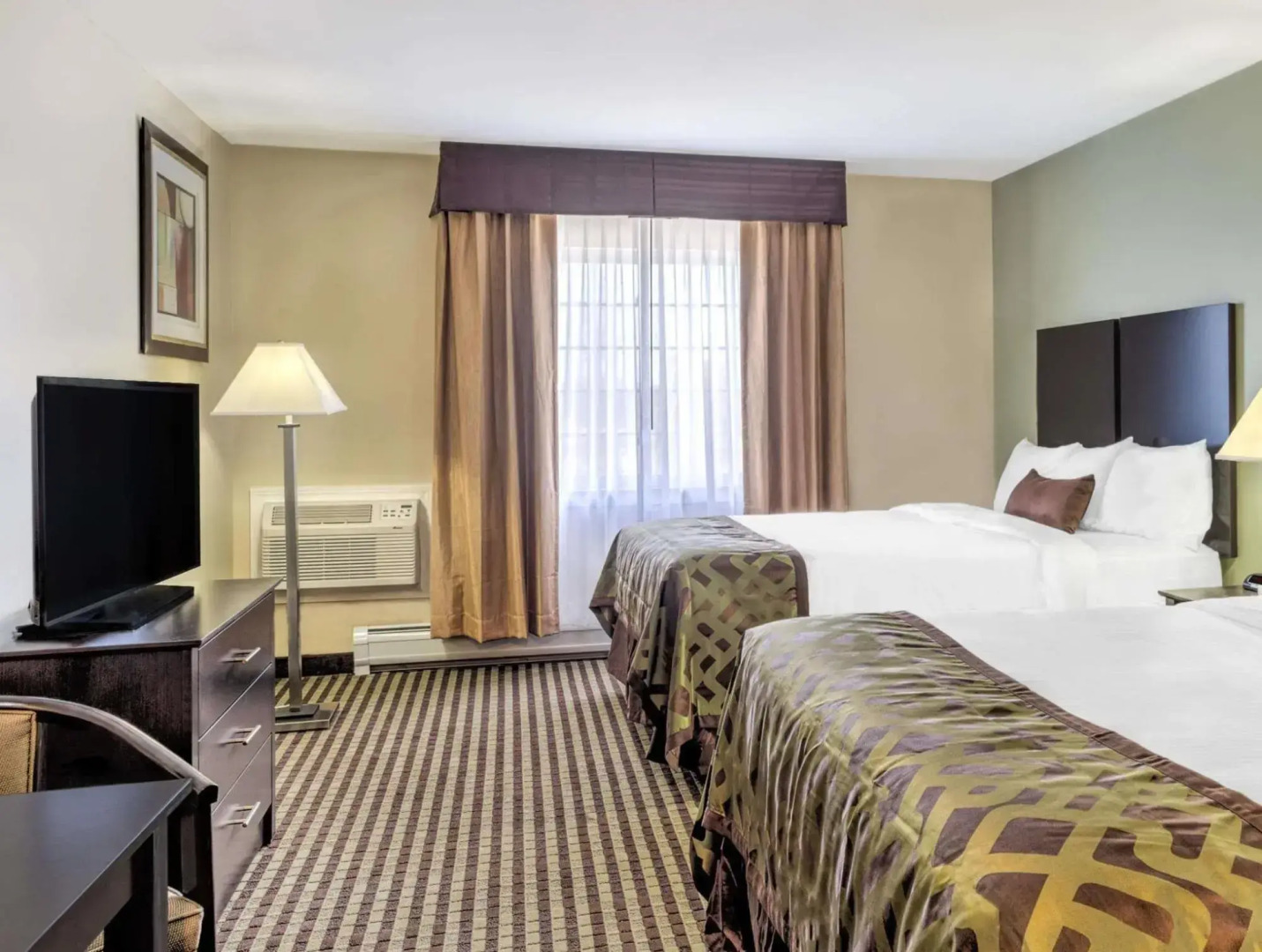 Baymont Inn & Suites Essex Burlington Area