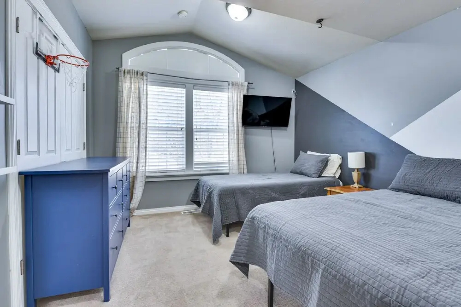 Layton Home w/ Pool + Hot Tub, 23 Mi to Snowbasin!