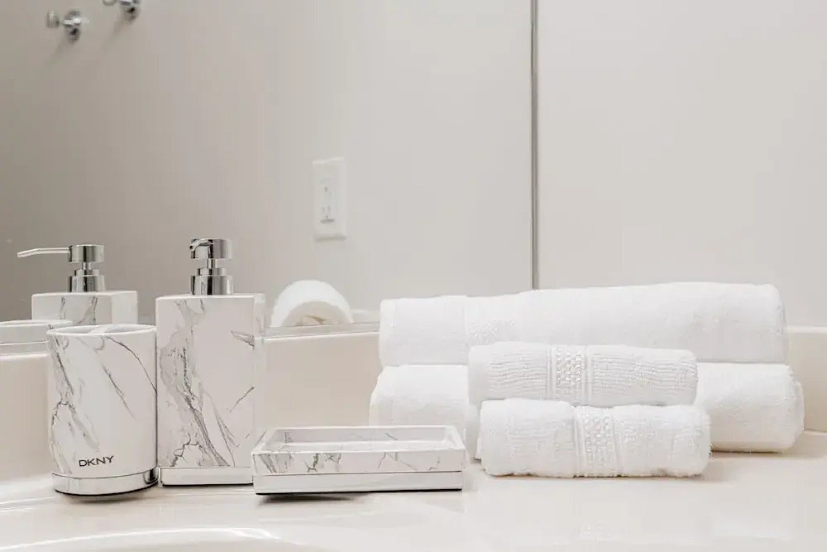 Washington DC Luxury Suites by H