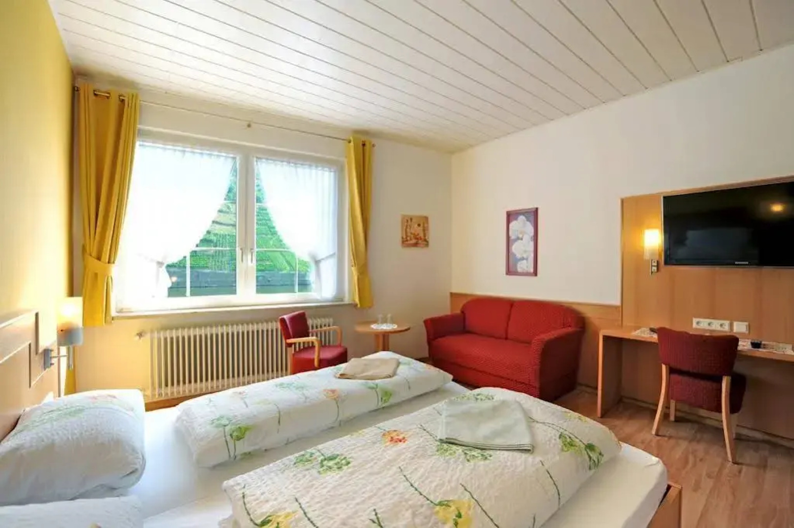 Winzerhotel - Restaurant zum Moselstrand