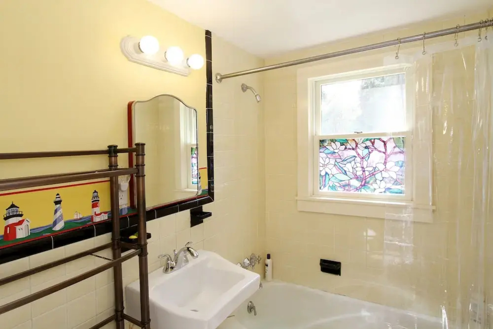 Tranquil 4br On Bourneâ€™s Pond 4 Bedroom Home