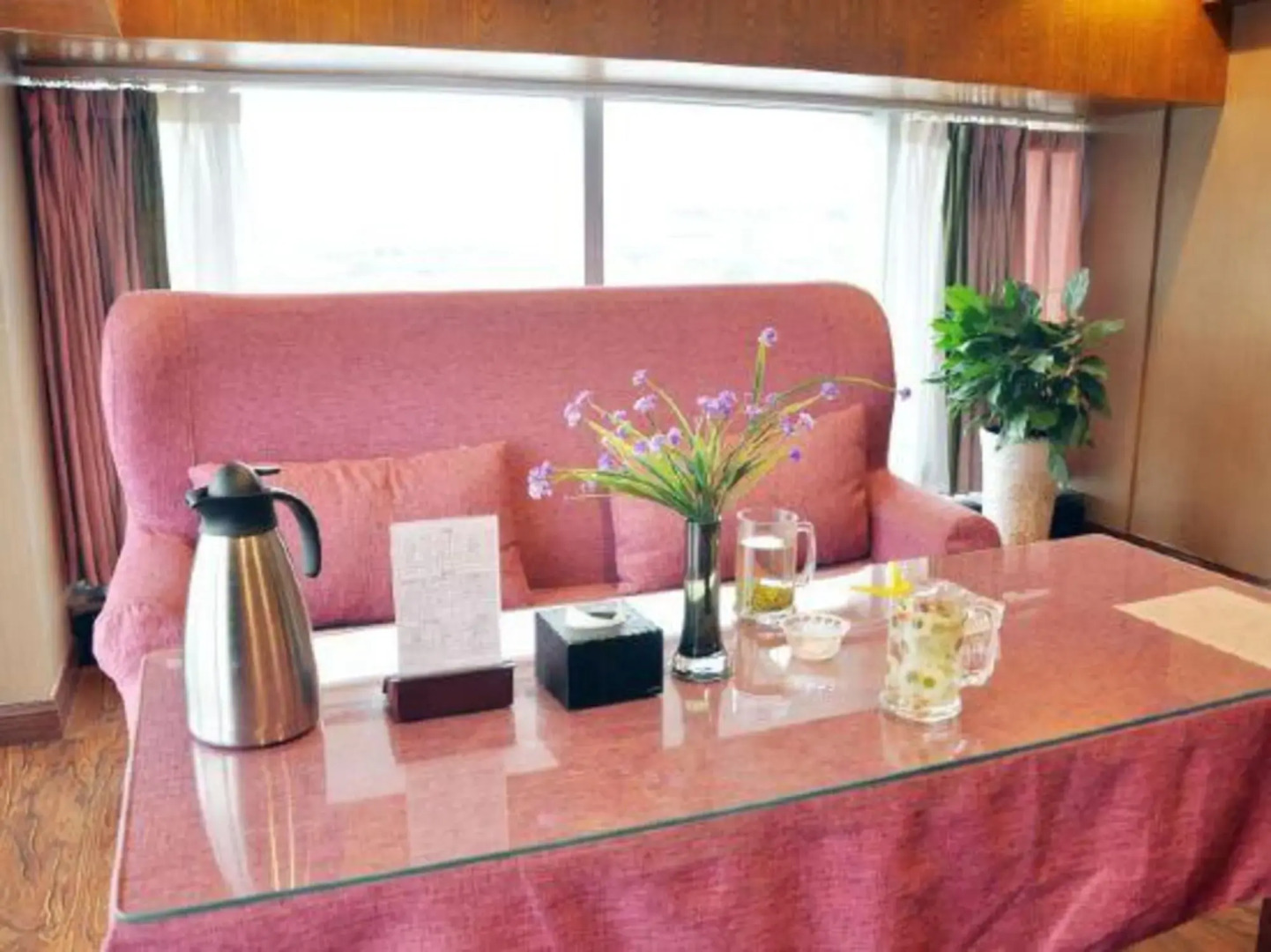 Dongtai Hotel (Guangyuan Lizhou East Road, Aoti Center)