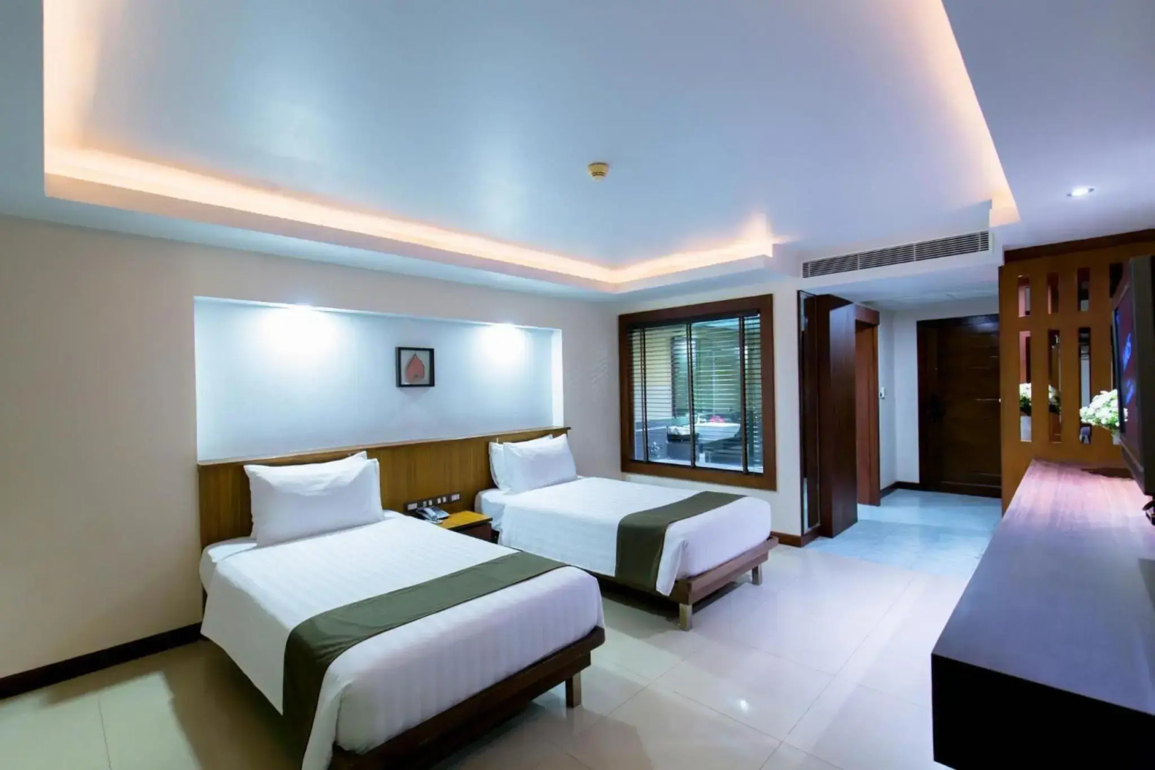 Thanthip Beach Resort