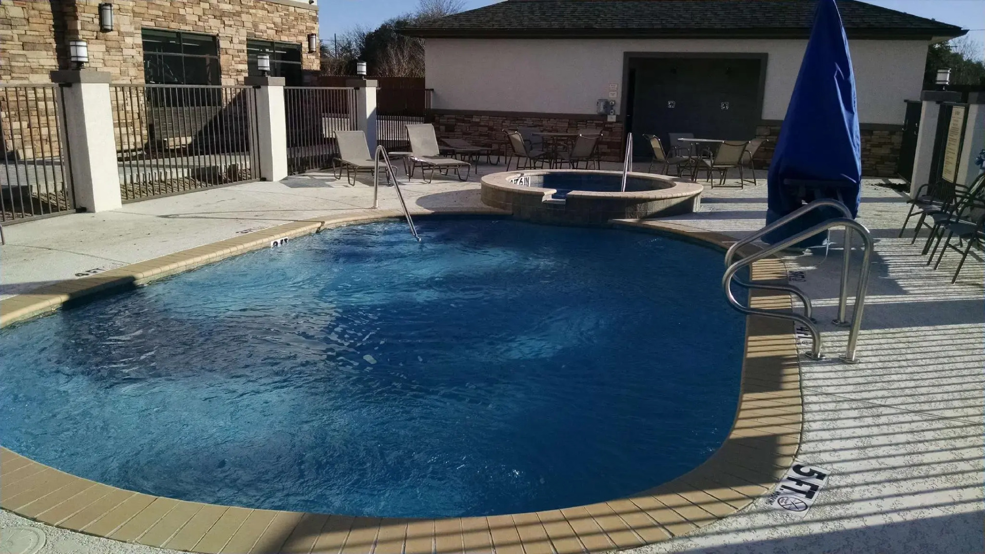 Best Western Plus Flatonia Inn