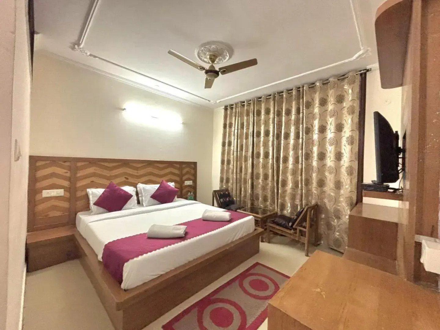 OYO 27648 Kasauli Greens