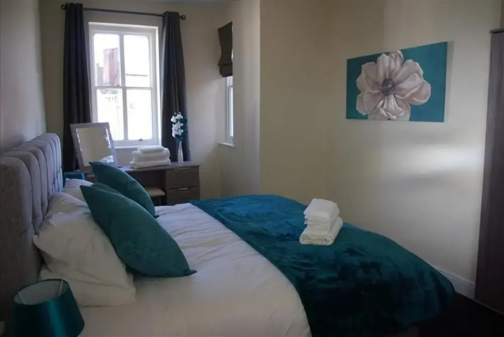 The Roaches Suite - Premier Serviced Accommodation