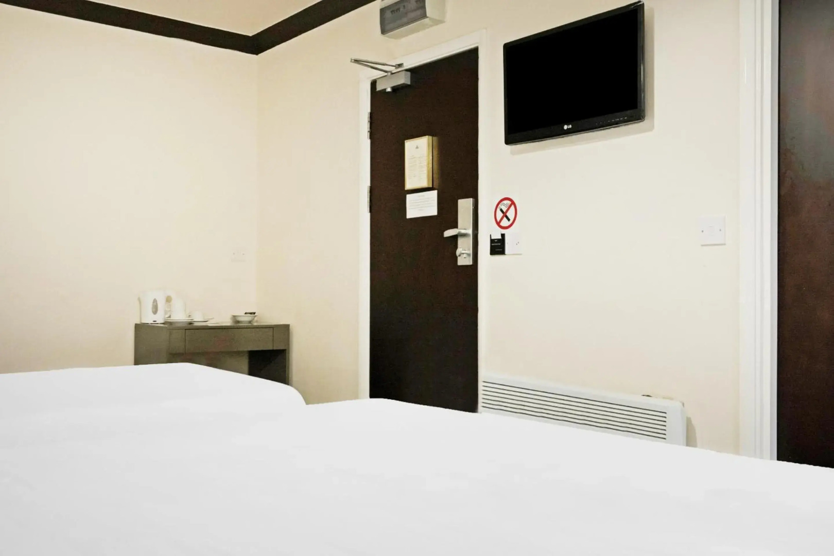 OYO The Baltimore Hotel