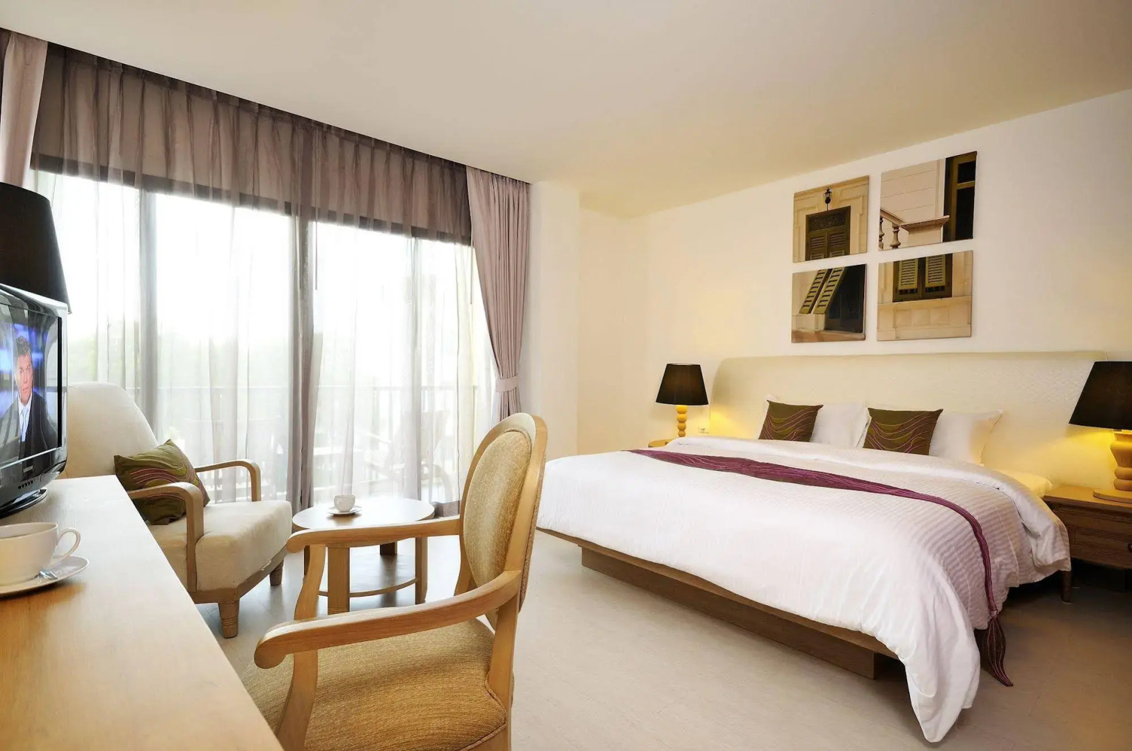 The StandardX Bangkok Phra Arthit