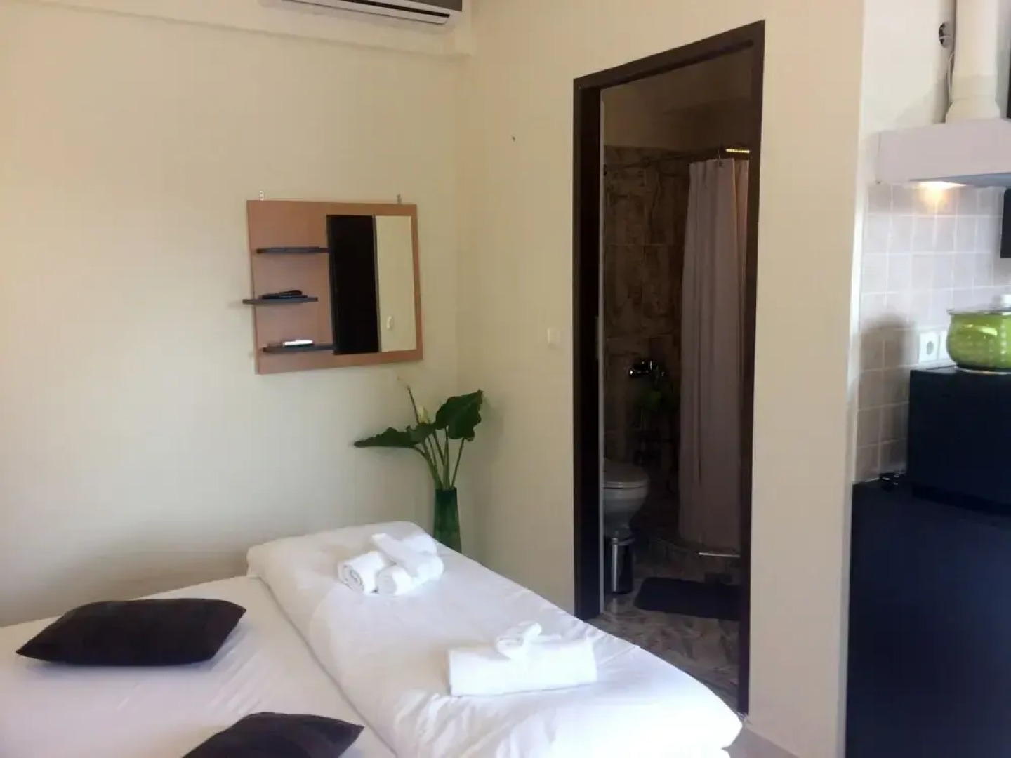 Posto Studios - Adults Only