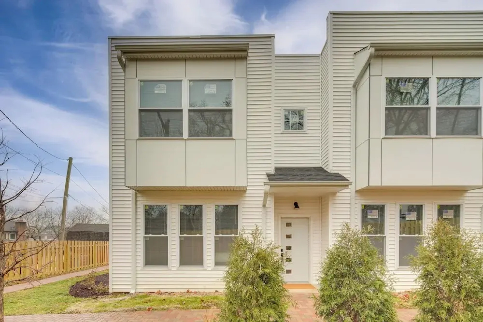 Townhome < 5 Mi to Naperville & Morton Arboretum