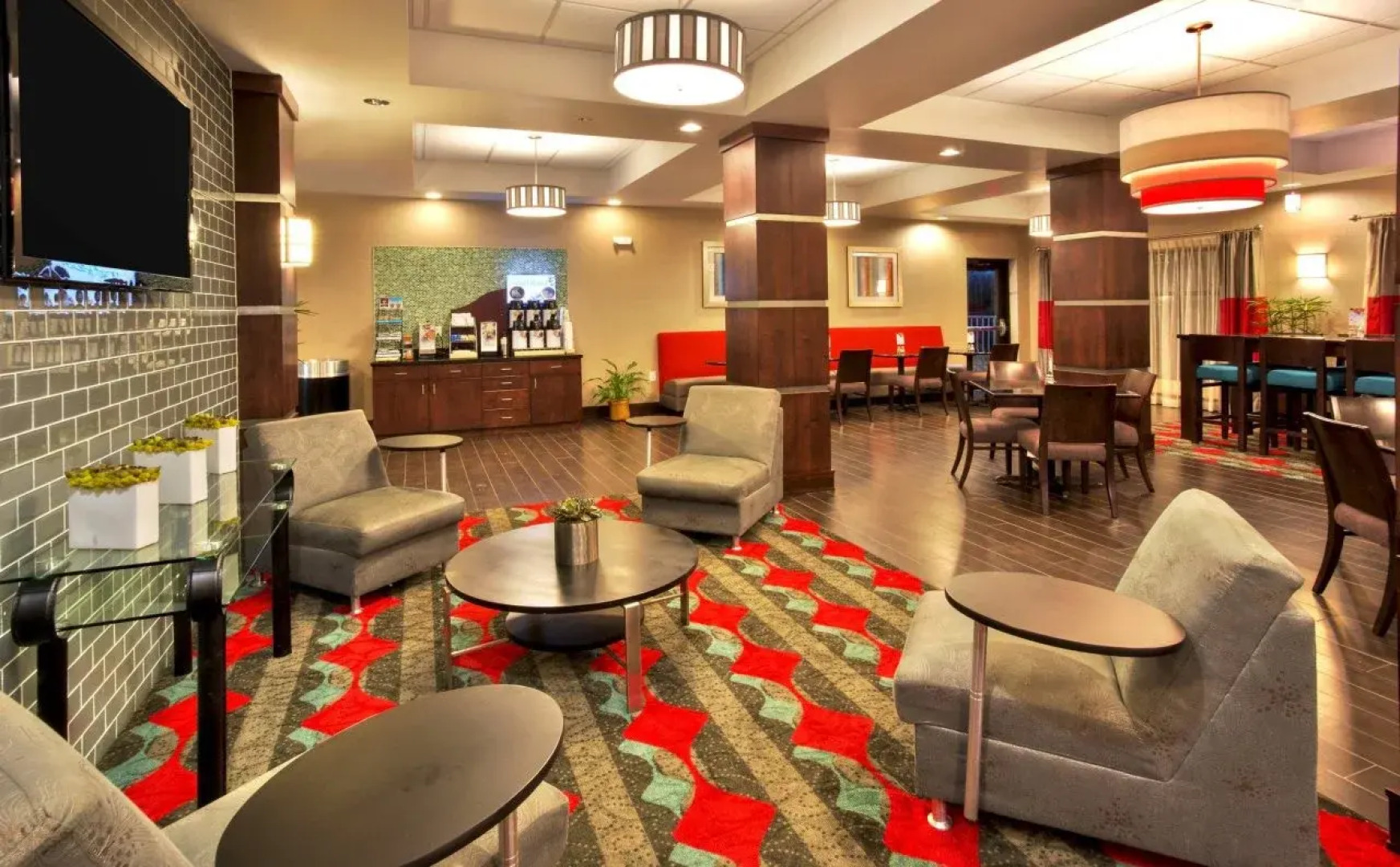 Holiday Inn Express & Suites Oak Ridge by IHG