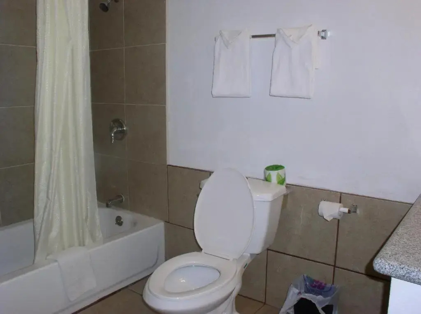 American Executive Inn