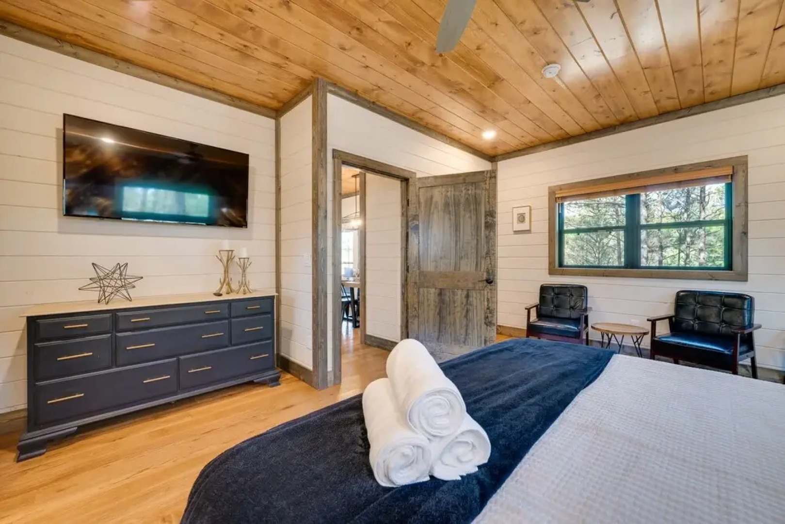 Serene Broken Bow Cabin w/ Hot Tub & Fire Pit!