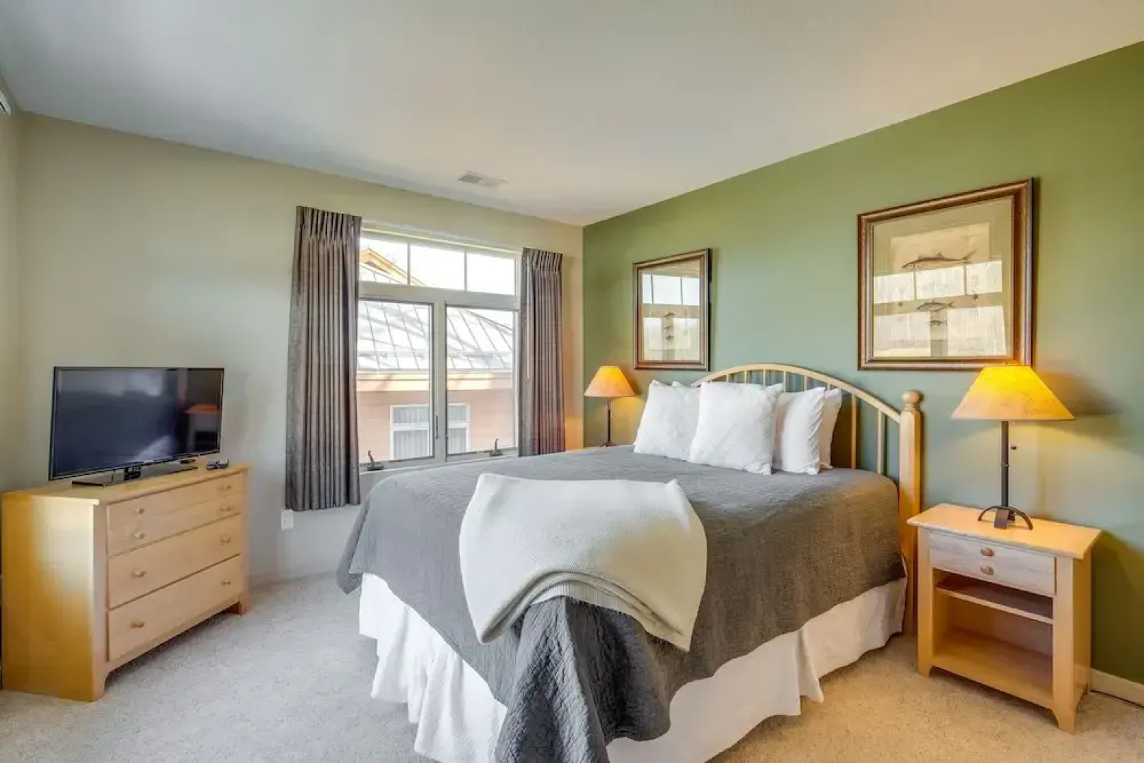 Ski-in/ski-out! Cozy Bellaire Resort Retreat!