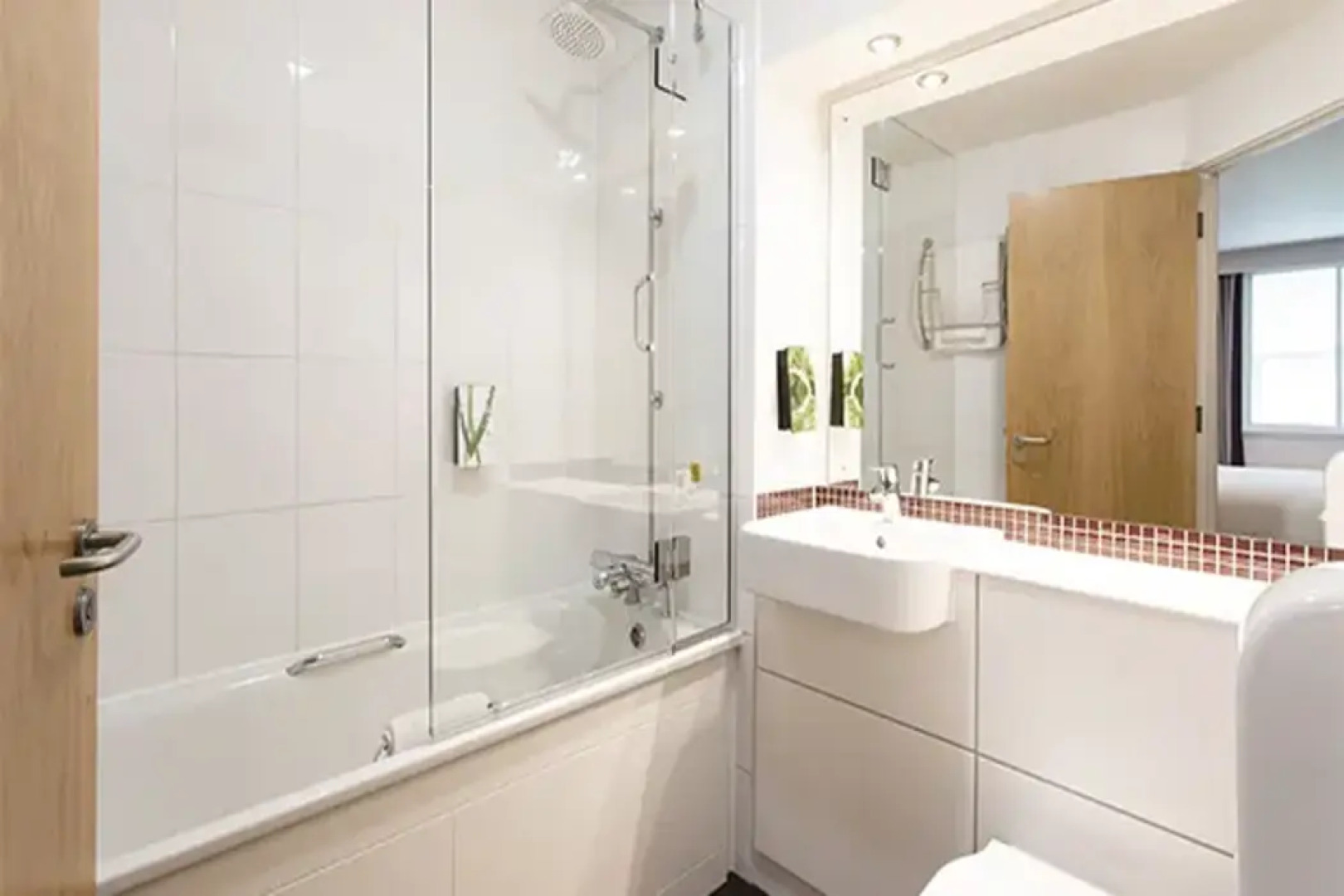 Premier Inn Gatwick Crawley - Goff's Park