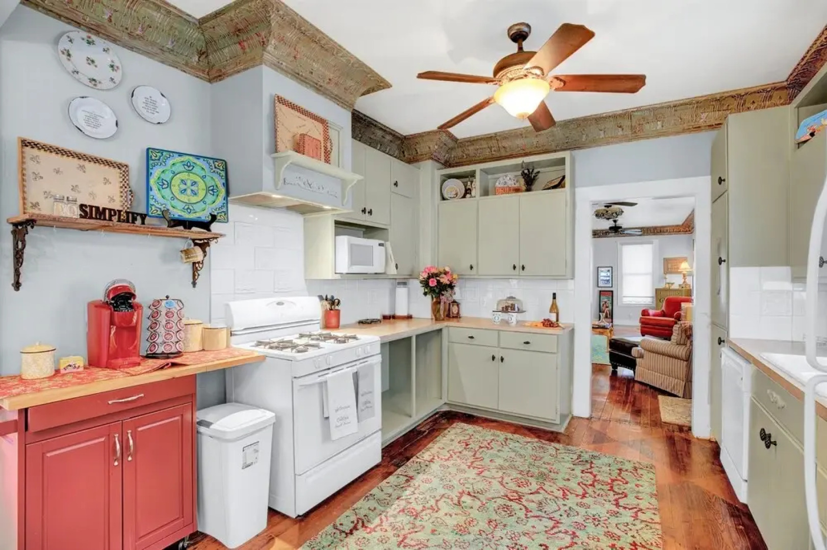 New! Stunning Historic Home Near Town With Bbq!