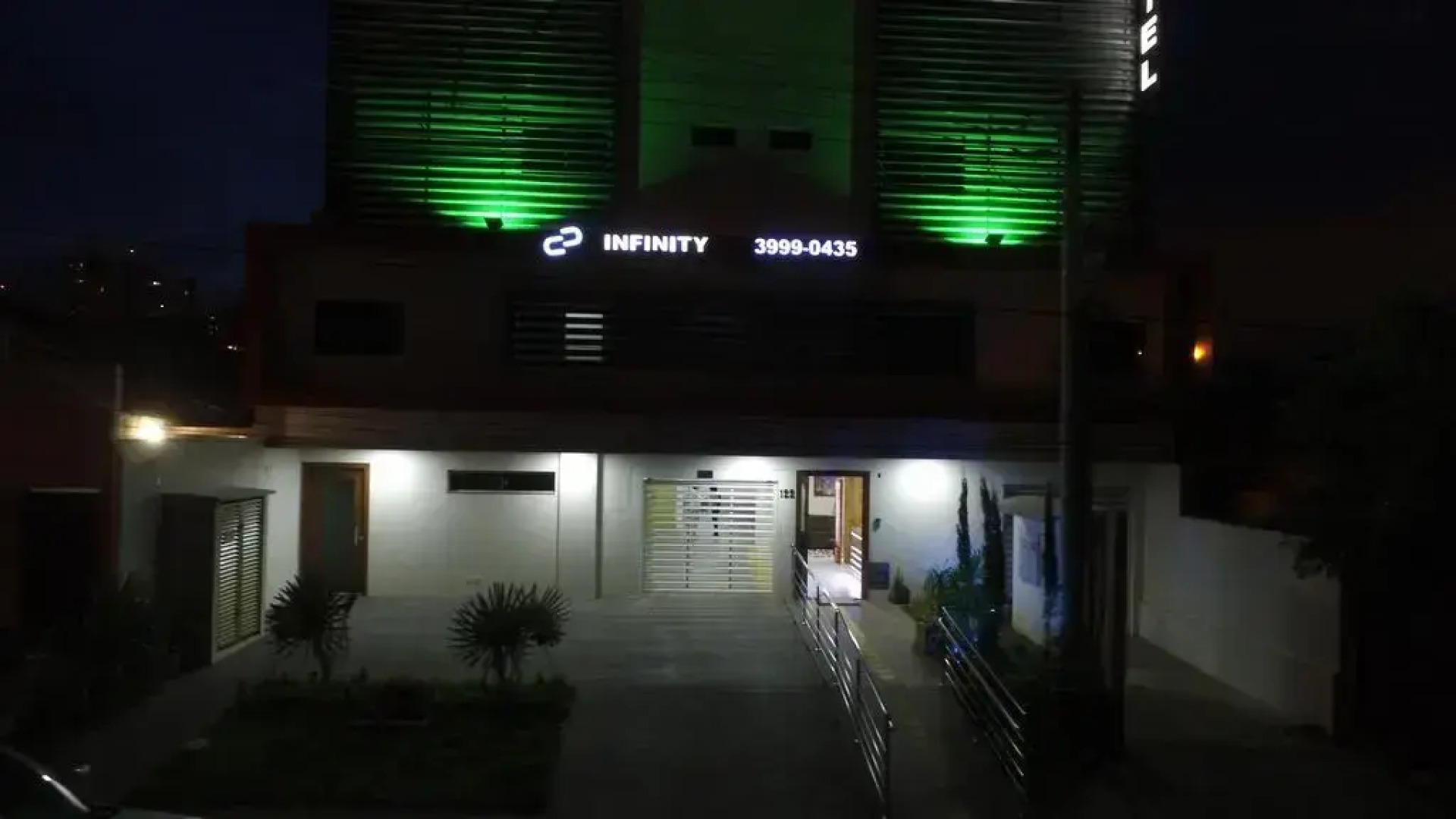 Solare Suites American