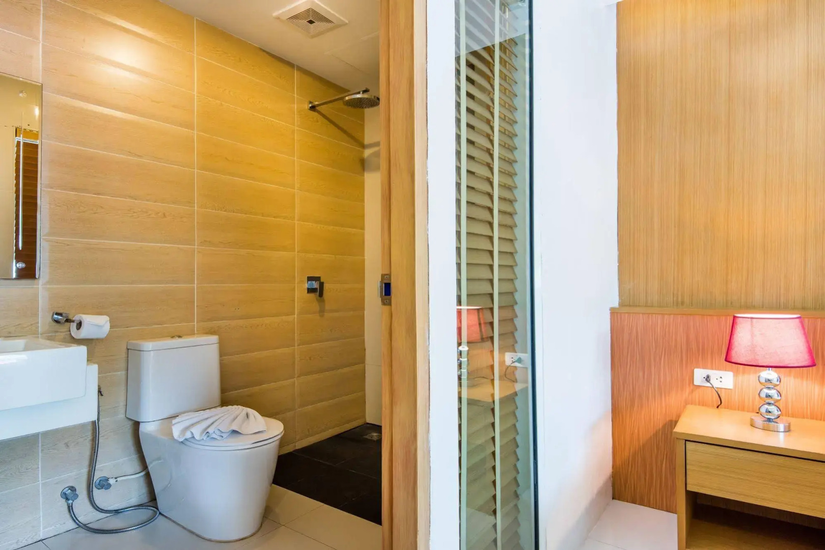 Hallo Patong Hotel & Restaurant