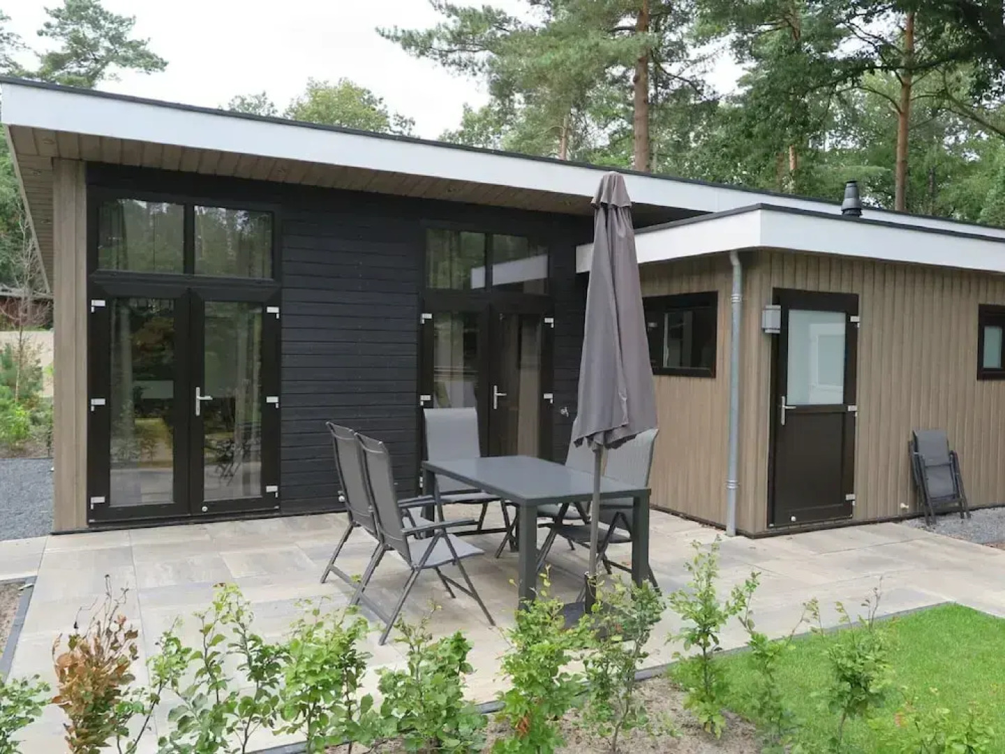 Nature-connected Modern Stay