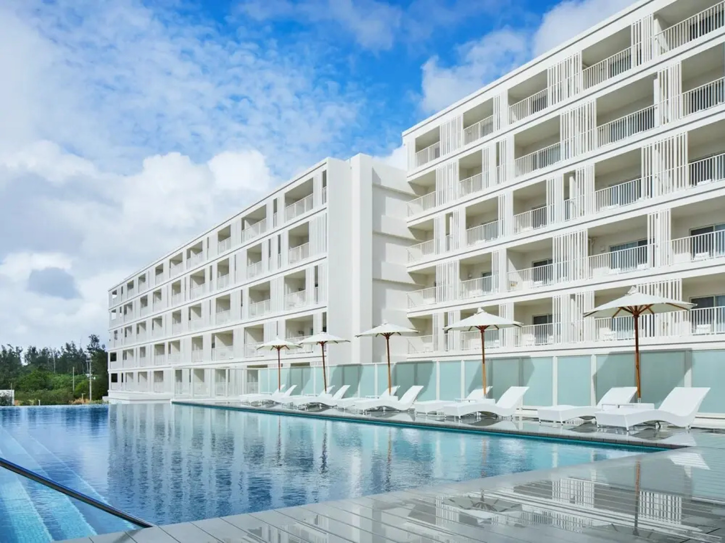 LOISIR Living Suites SERAGAKI