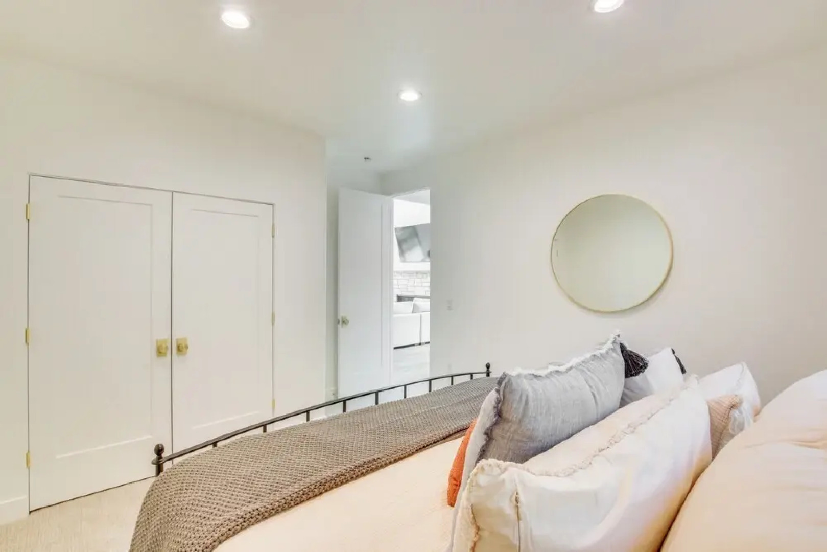 Luxe Retreat w/ Theater Room: Walk to Bear Lake!