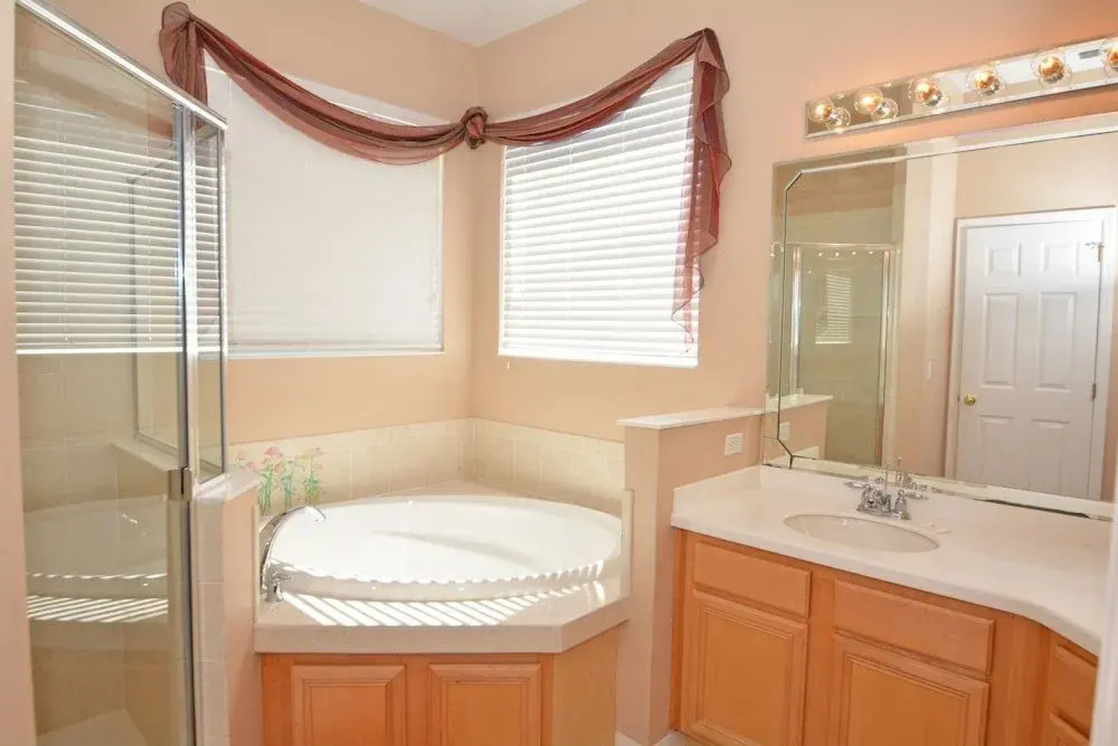 454HC Four Winds 4 Br villa by RedAwning